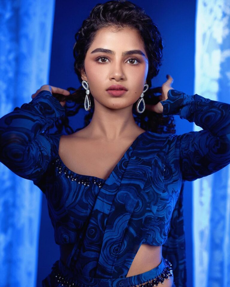 Anupama Parameswaran Spells Magic In Blue Saree